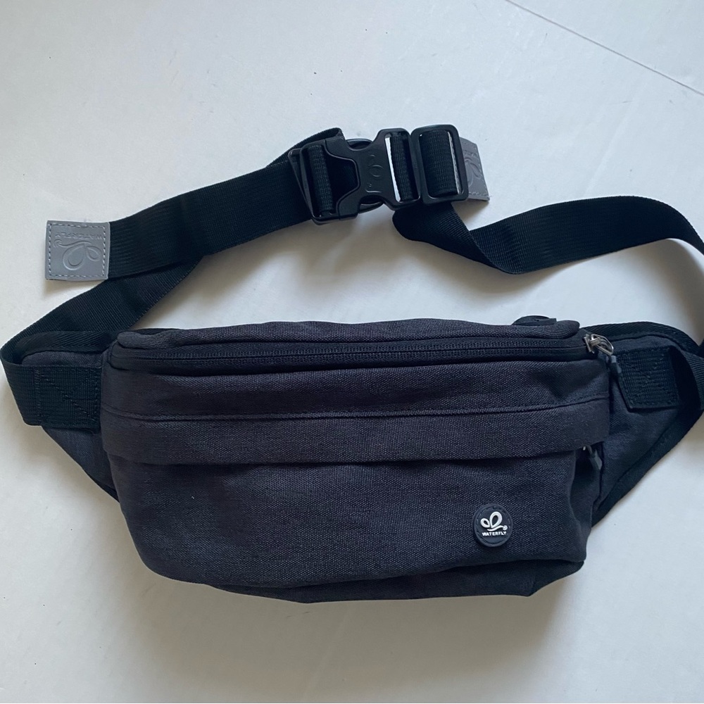 Waterfly Utility Lifestyle Fanny Pack Black Excellent Condition